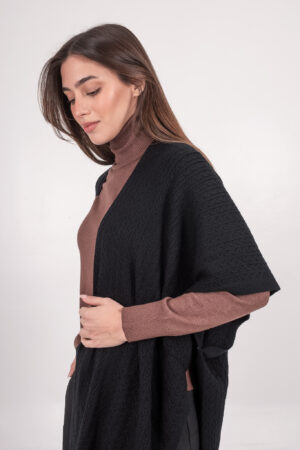 #001 | Poncho | Hilo bremer